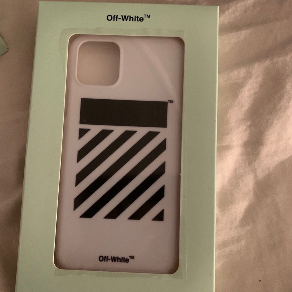 OFF-WHITE PHONE CASE - Picture 2 of 3